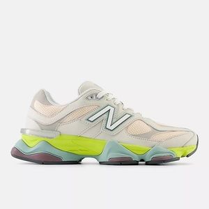 NWT: New Balance - 9060